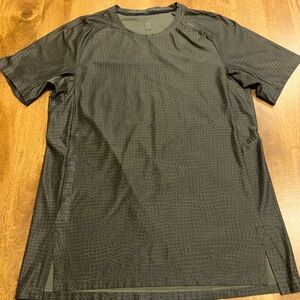 Men's lululemon shirt